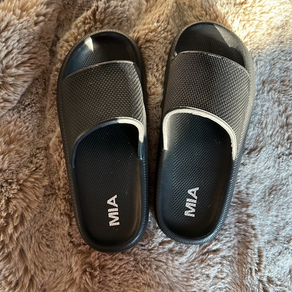 Black cushion slides size 10 - Picture 5 of 5